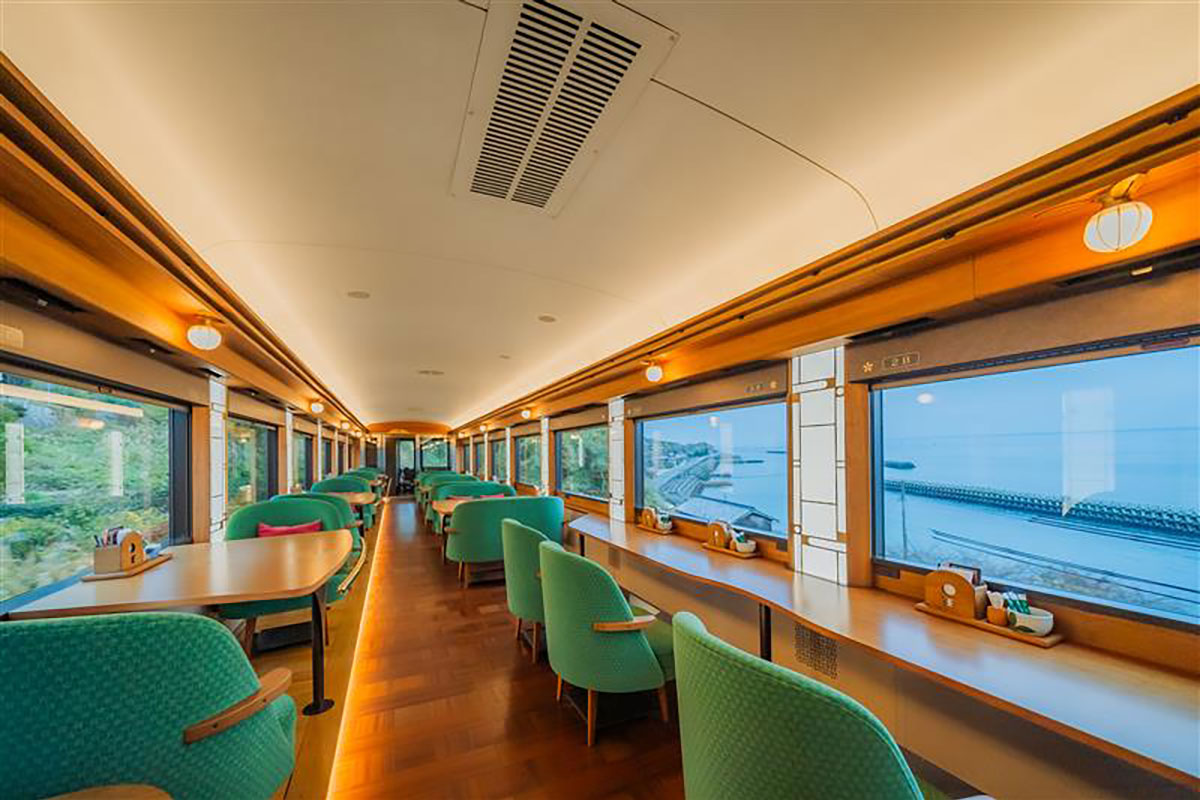 伊予灘ものがたり【車内】1号車茜の章