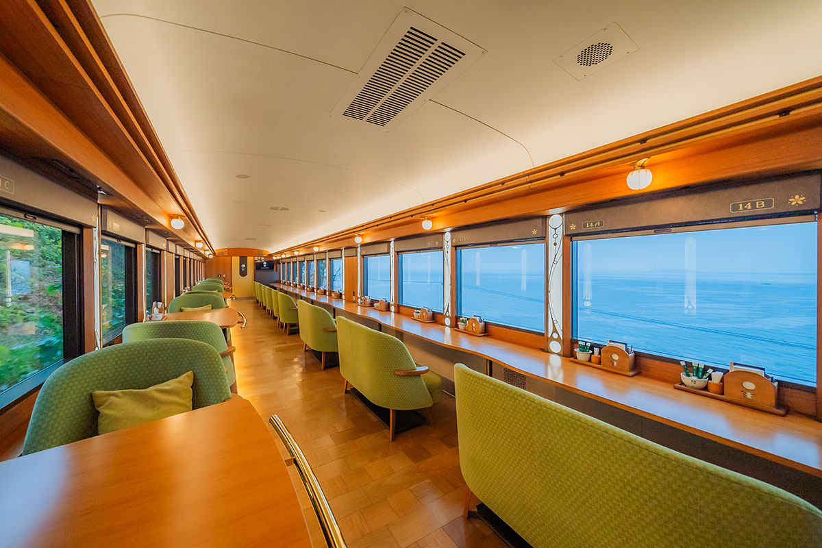 伊予灘ものがたり【車内】2号車黄金の章