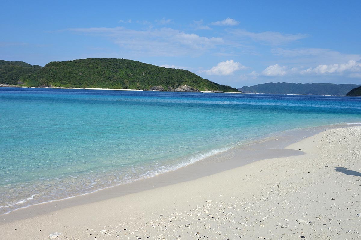 無人島・アゲナシク島