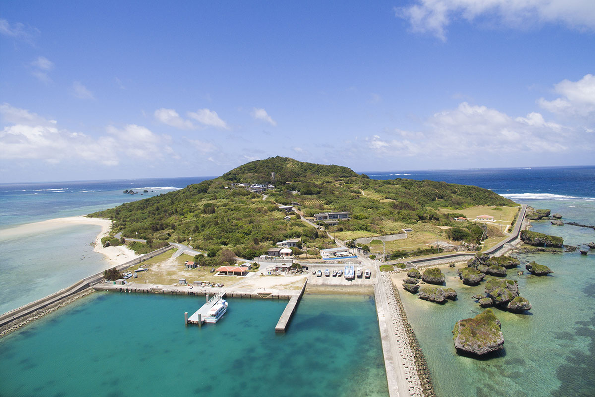 沖縄有数のパワースポット大神島　宮古島観光協会提供