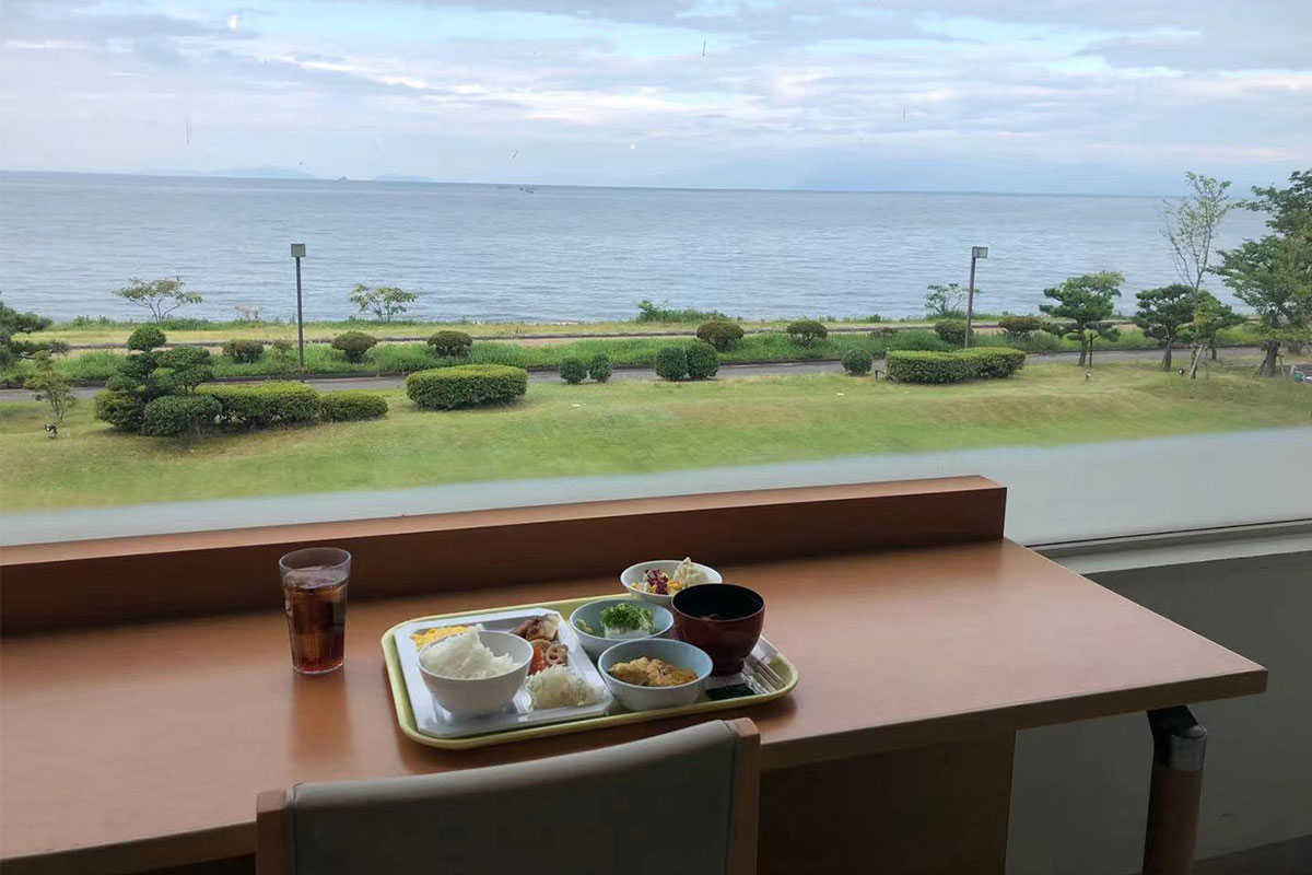 ホテル＆リゾーツ長浜　琵琶湖を眺めながらの朝食
