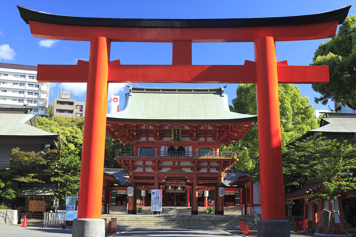 生田神社　提供：一般財団法人神戸観光局