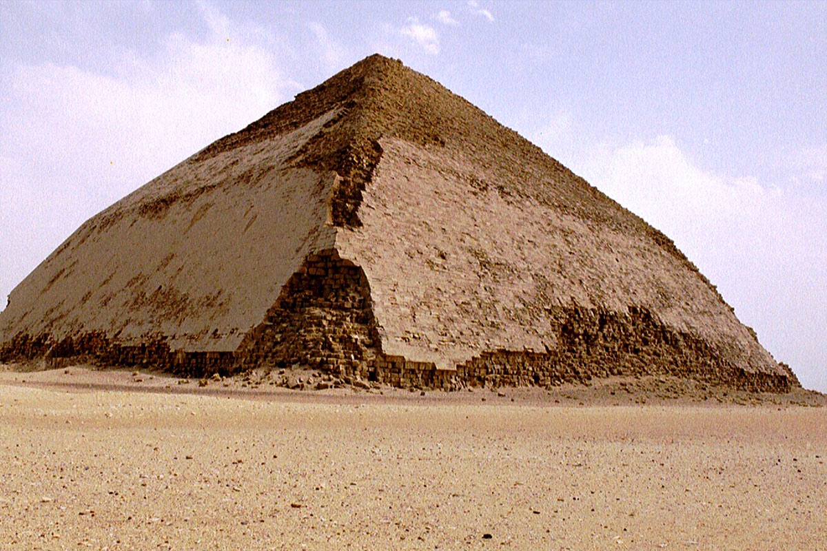 ダハシュールの屈折ピラミッド（イメージ）