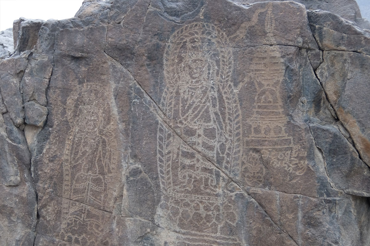 ダム工事によって水没の危機にさらされている仏教時代の線刻画・チラスの岩絵