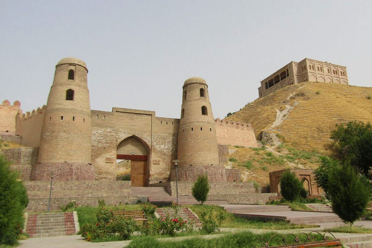 ブハラ・ハン王国時代の城塞跡・ヒッサール要塞
