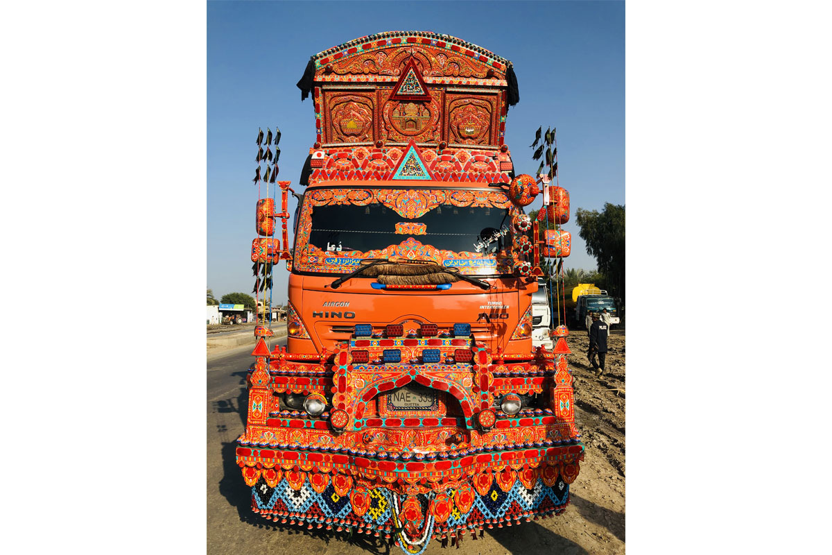 パキスタンの中でも派手なトラックが多いバロチスタン州（イメージ）