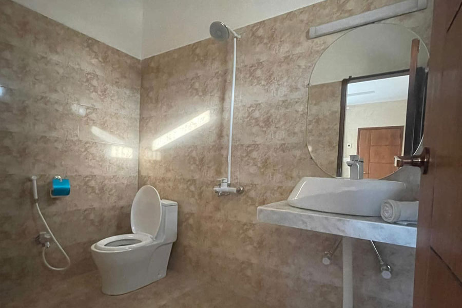 ハフス・タリル・ビーチリゾート客室内のシャワールームの一例