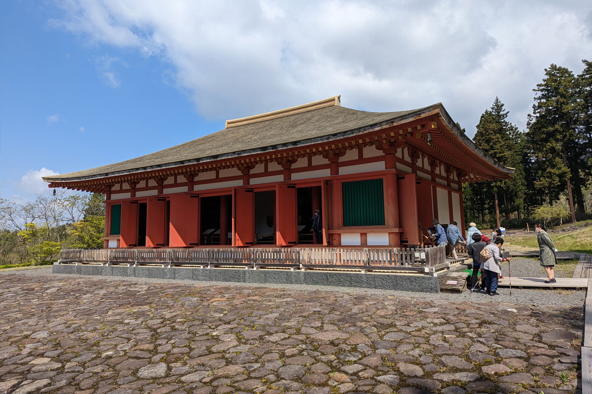 徳一上人が開き、かつては会津仏教の中心だった慧日寺跡金堂