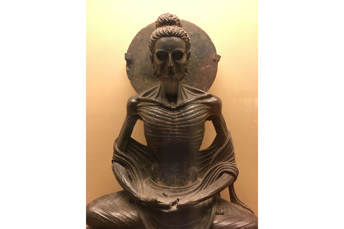 ガンダーラ美術の最高傑作「断食する仏陀像」ラホール博物館
