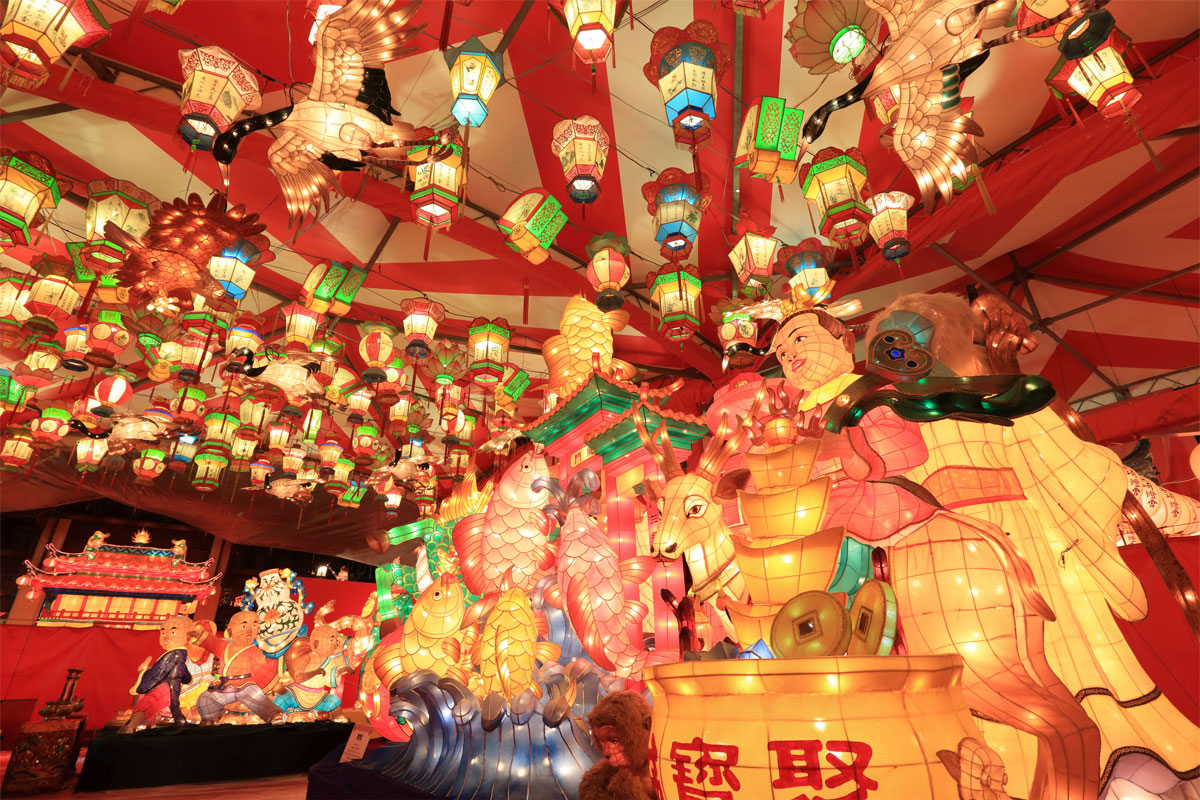 長崎ランタンフェスティバル　中国ランタンの装飾　写真提供：（一社）長崎県観光連盟