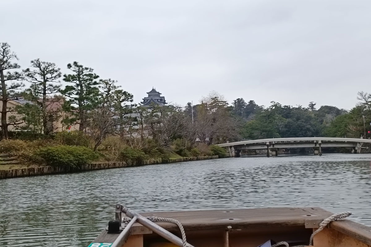 小船から見える松江城