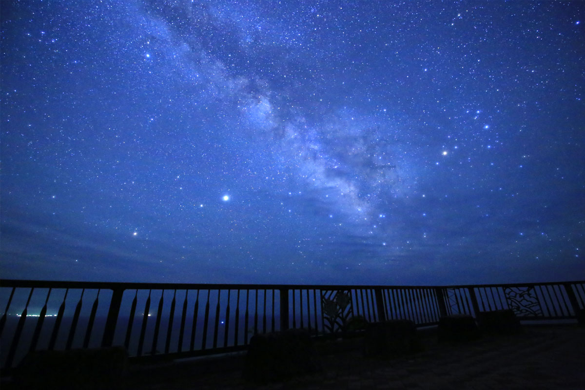 星空（天の川）神津島観光協会提供
