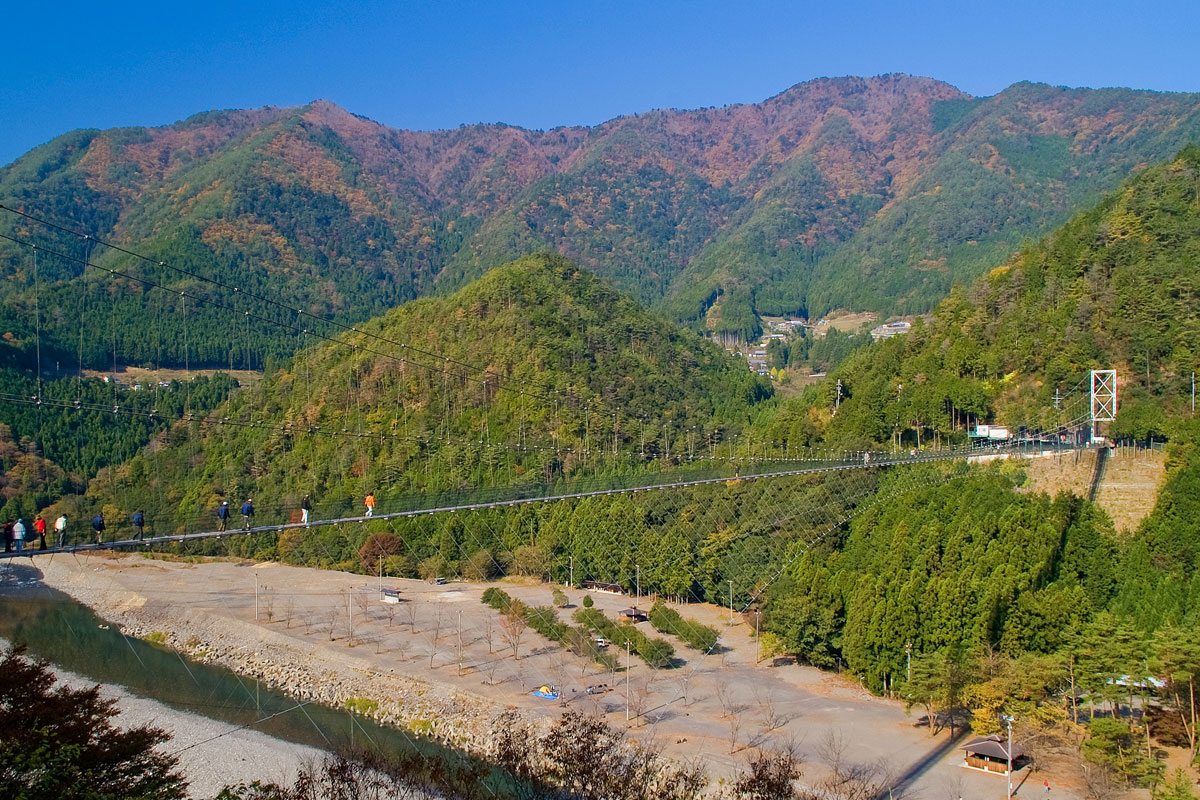 谷瀬の吊り橋　写真提供：十津川村観光協会