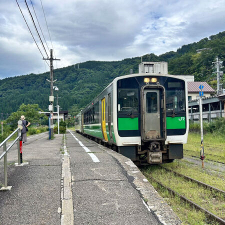 停車中の只見線