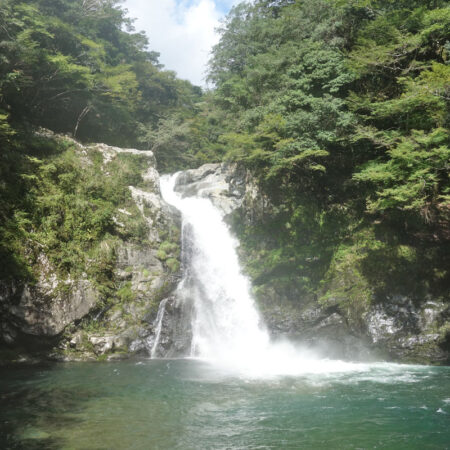 清納の滝