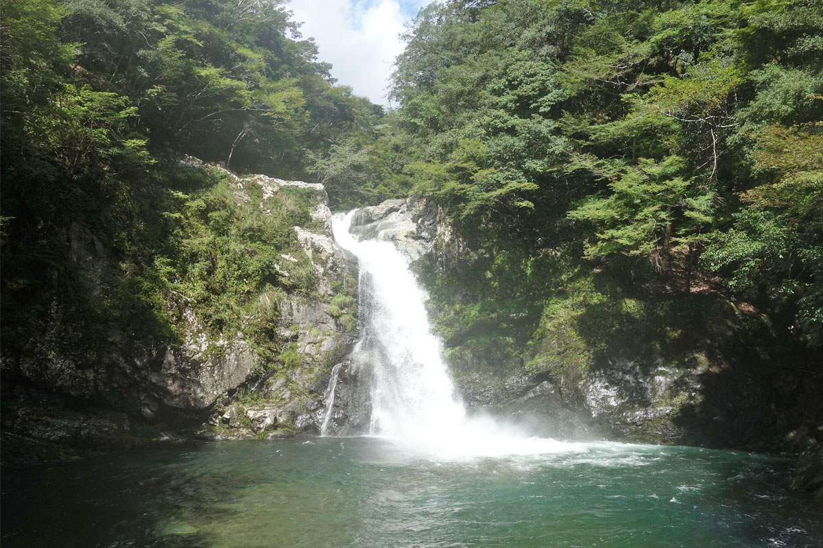 清納の滝