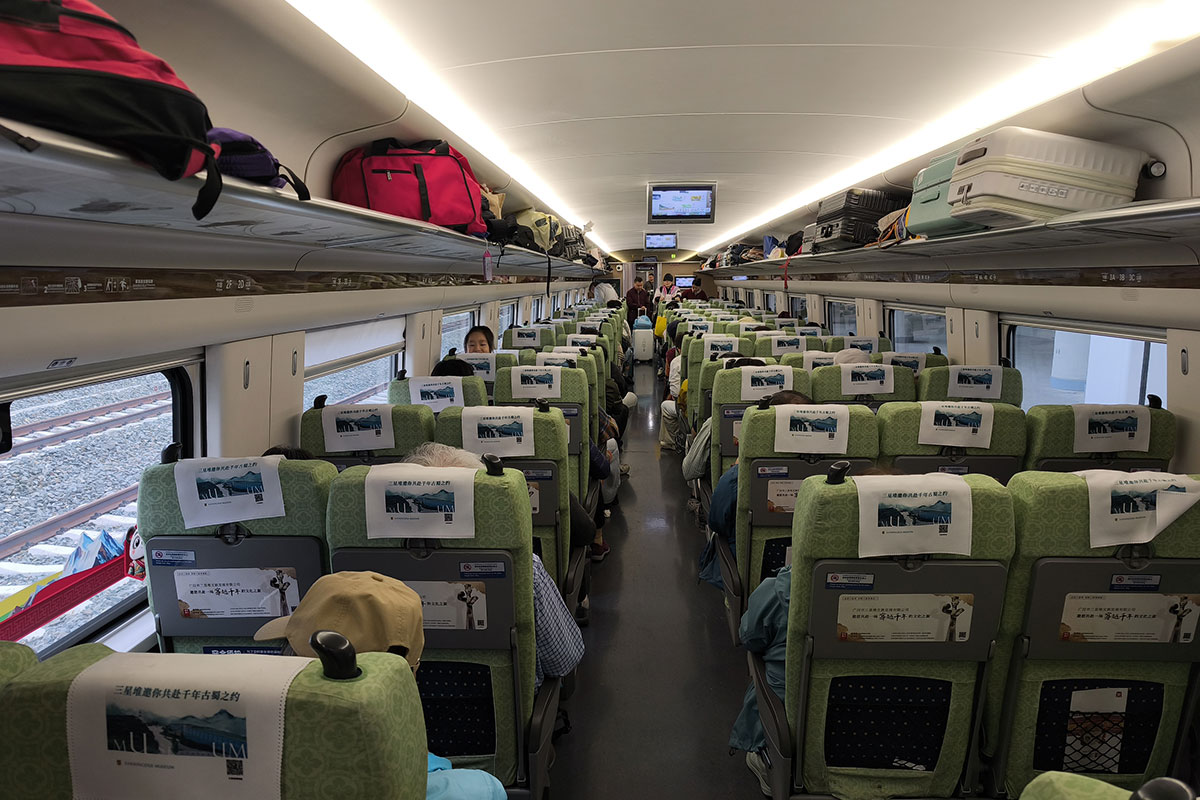 高速鉄道車内