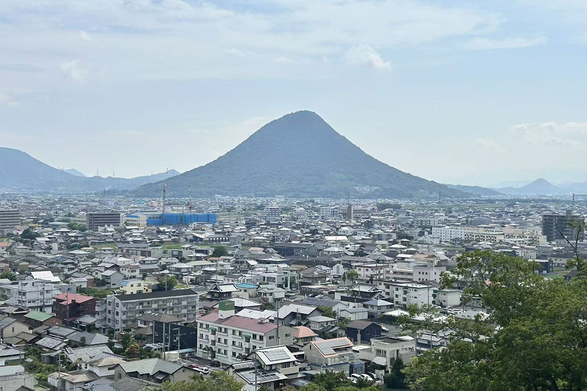 丸亀城からの讃岐富士