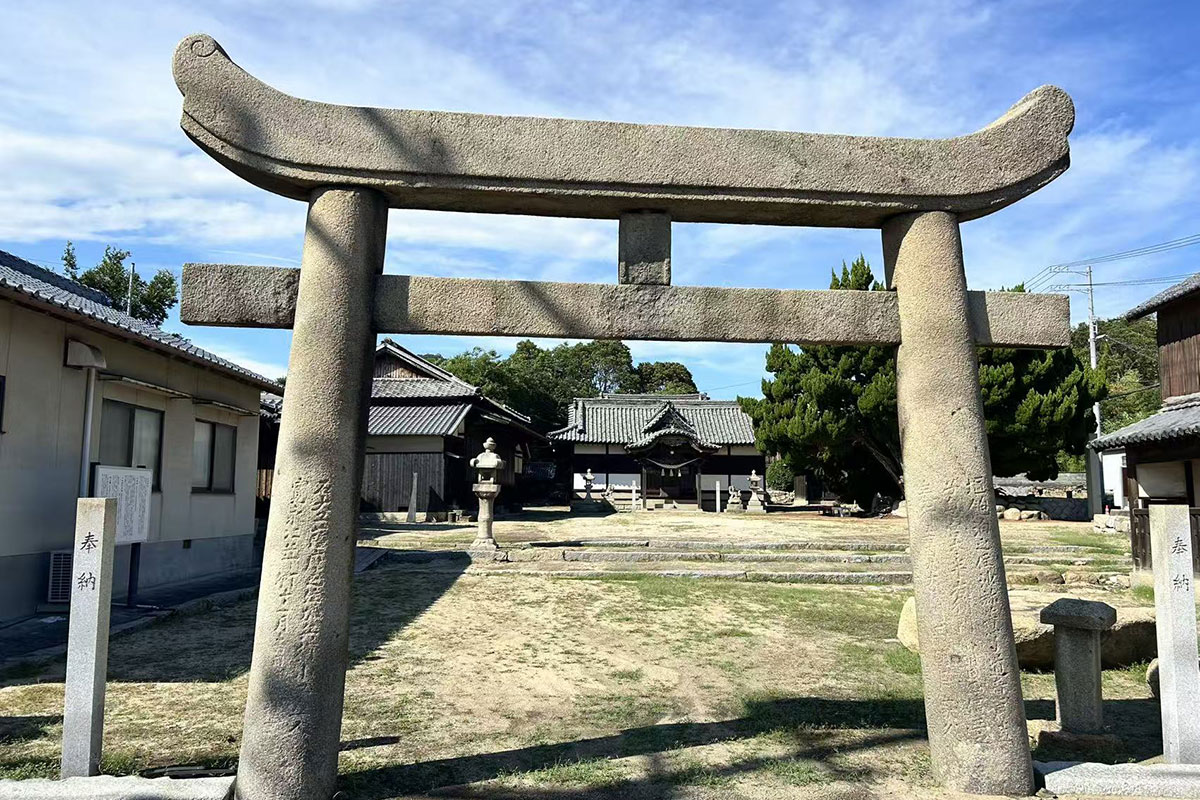 本島　小烏神社