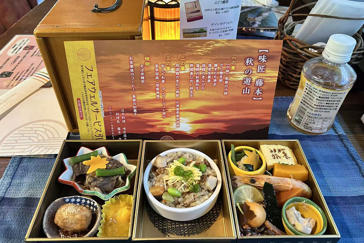 列車のお食事