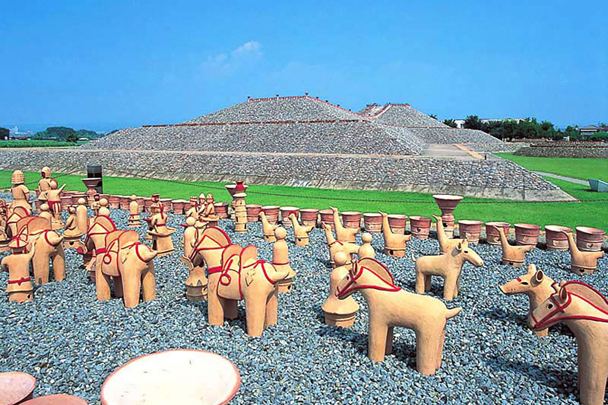 保渡田古墳群　八幡塚古墳　©観光ぐんま写真館