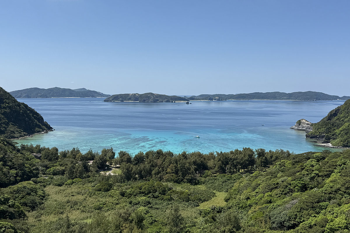 とかしくビーチ　写真提供：渡嘉敷村観光協会