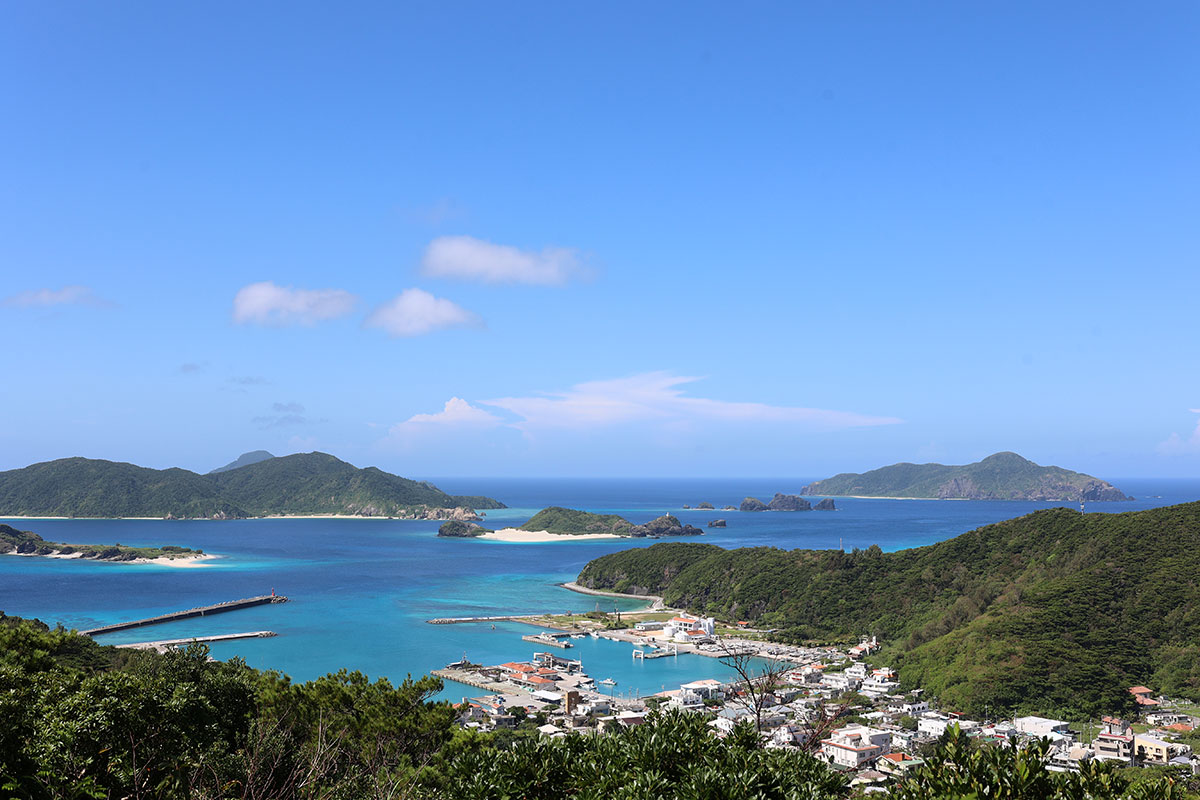 高月山展望台　写真提供：座間味村観光協会