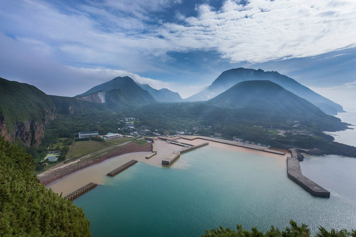 硫黄島　写真提供：三島村役場