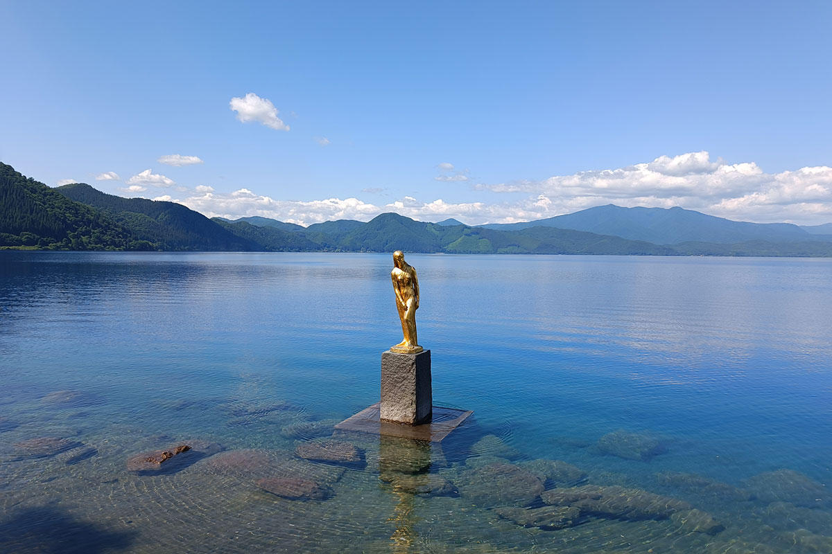 田沢湖のたつこ像