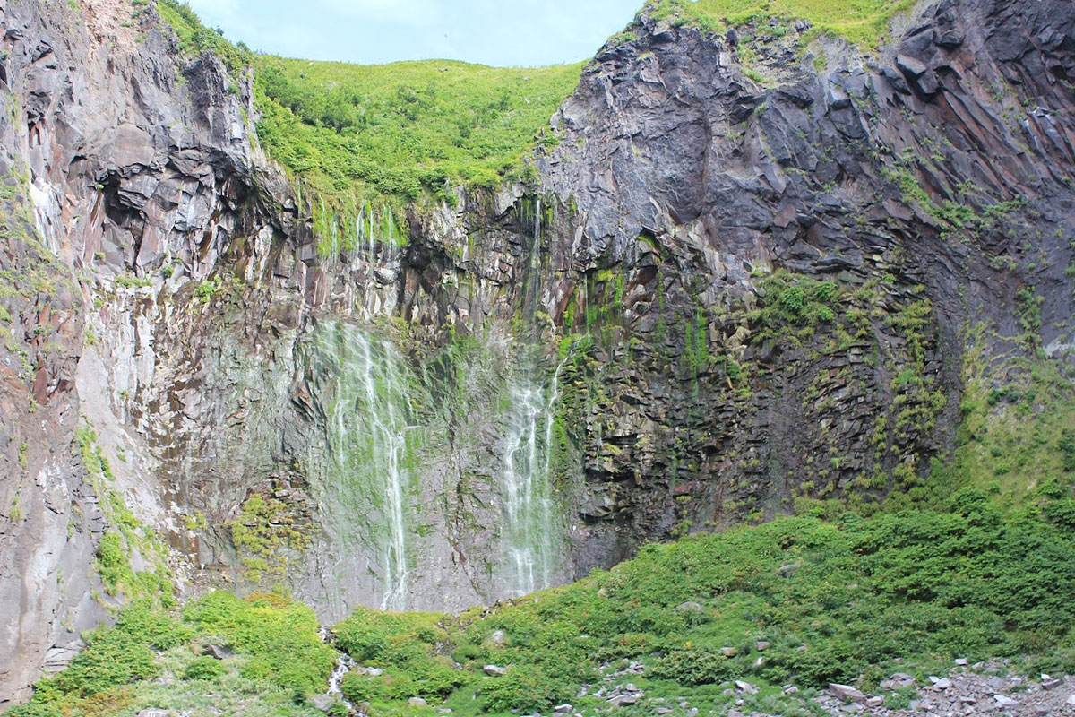 フレベの滝　知床斜里町観光協会提供