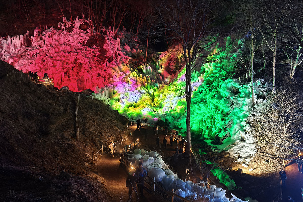 あしがくぼの氷柱全景