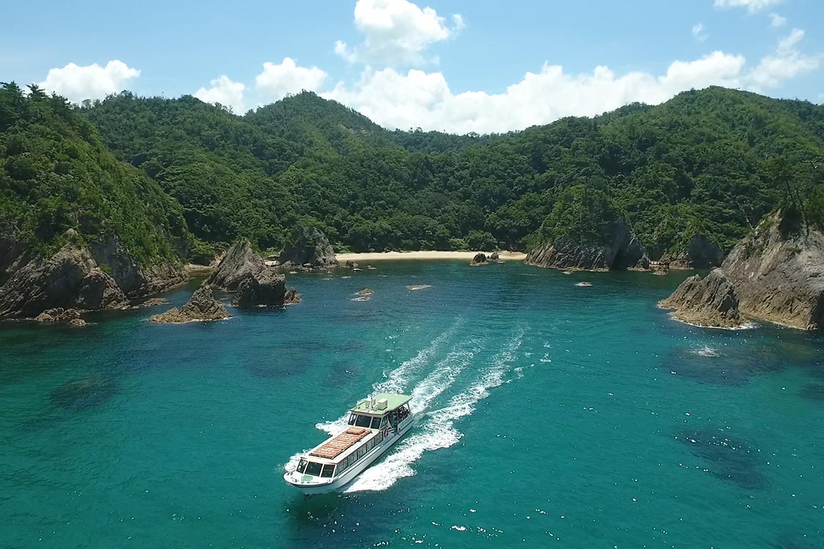 浦富海岸島めぐり遊覧