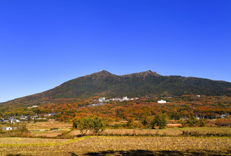 秋の筑波山