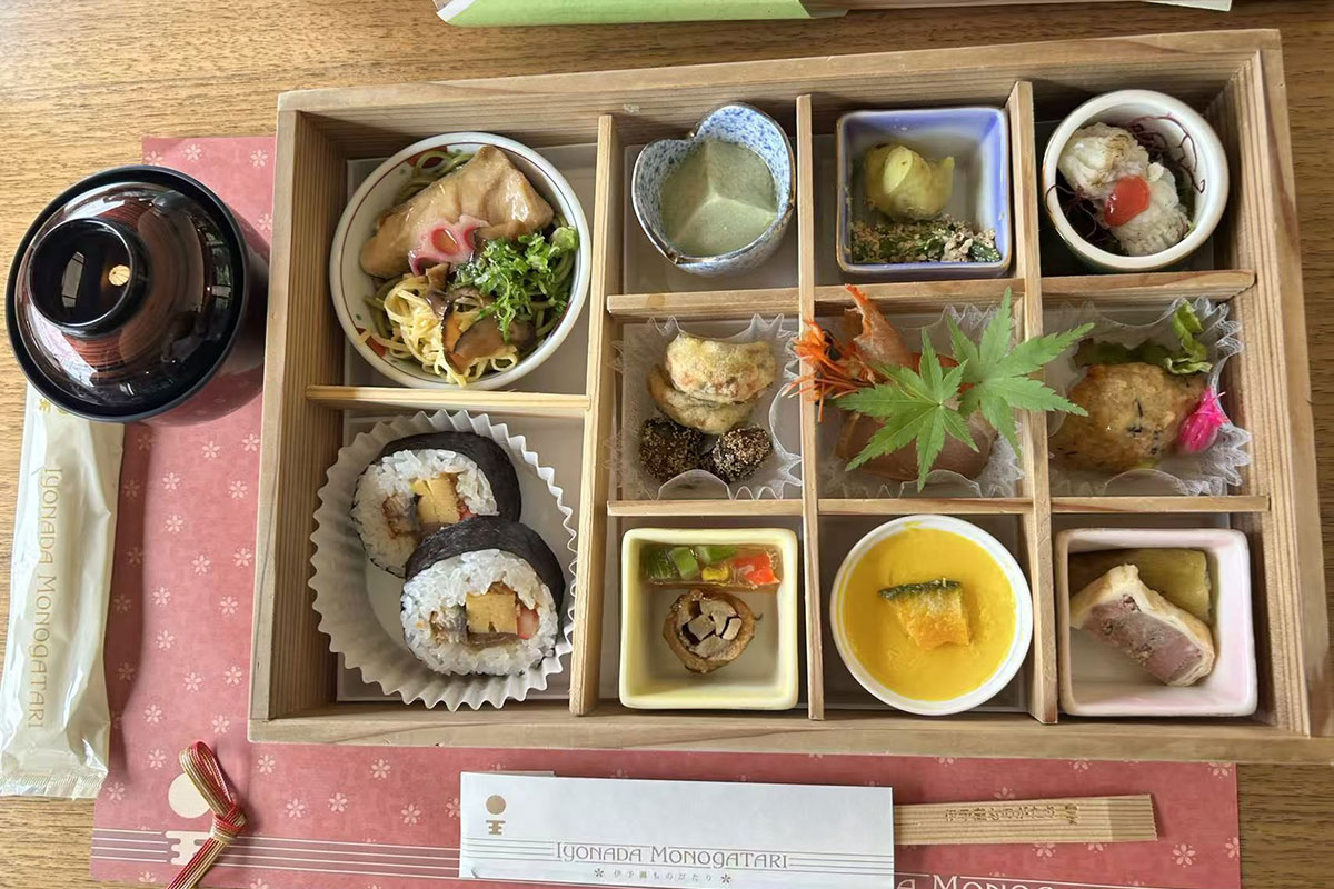 伊予灘ものがたり車内の食事