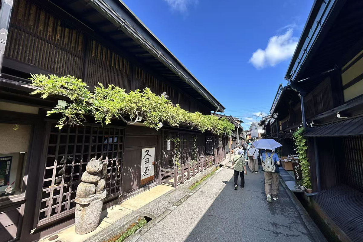 高山の古い町並み　三町